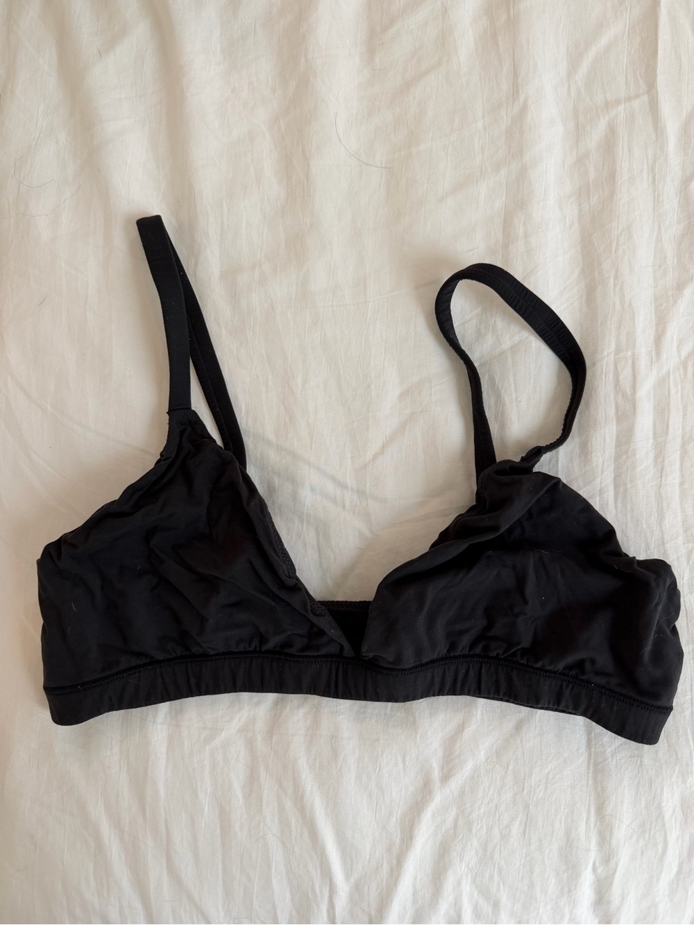 FINAL PRICE BEFORE DONATION- Skims fits everybody triangle bralette - Picture 2 of 4